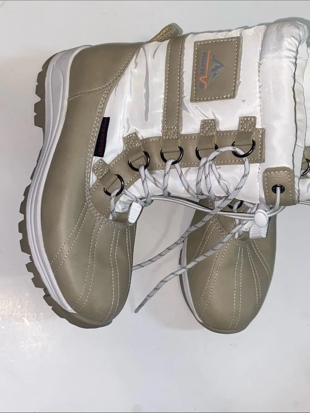 Norti 8 3M  Trinsulate Tan and White Lace-Up Insulated Winter Boot Size 8